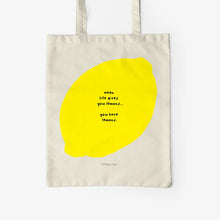 Carica l&#39;immagine nel visualizzatore di Gallery, Typealive Tote Bag You Have Lemons
